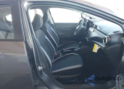 2025 Nissan Versa 1.6 S z USA, uszkodzony, nr VIN 3N1CN8DV2SL881070